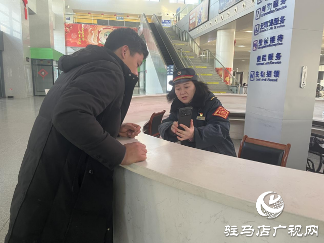 “春节我在岗”——铁路客运值班员张燕华
