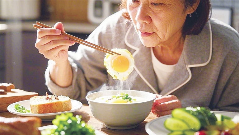 按时吃早餐 预防胆囊炎