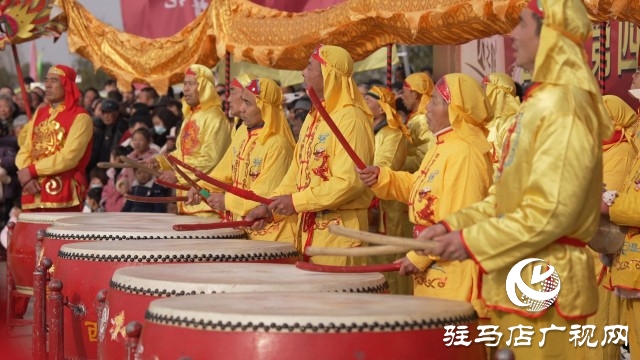 西平县举行大铜器展演暨“移风易俗·春风送岗”活动