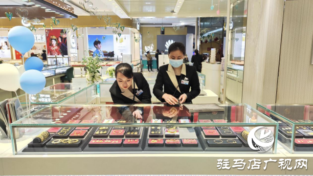 黄金价格创历史新高 投资者该怎么办