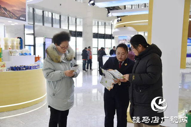 泌陽縣人民檢察院開展“檢察公益訴訟守護泌陽花菇地標之光”主題宣傳活動