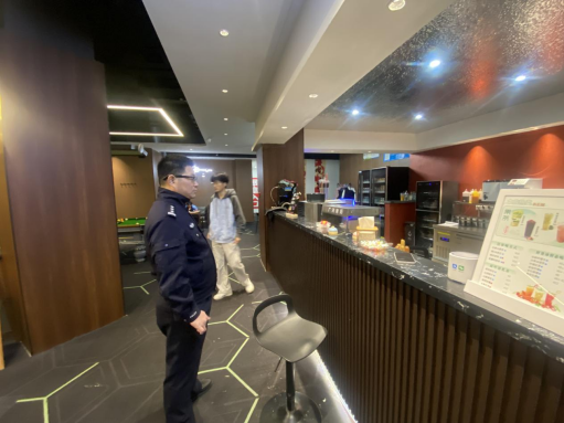 示范区公安分局对辖区场所开展安全检查