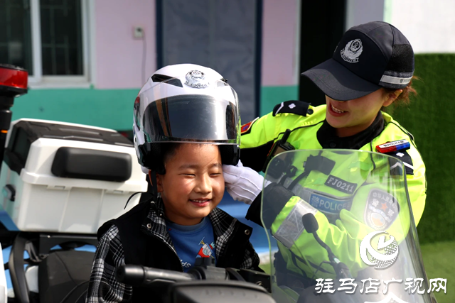 交警萌娃童行学安全！全国安全教育日护航幼儿成长