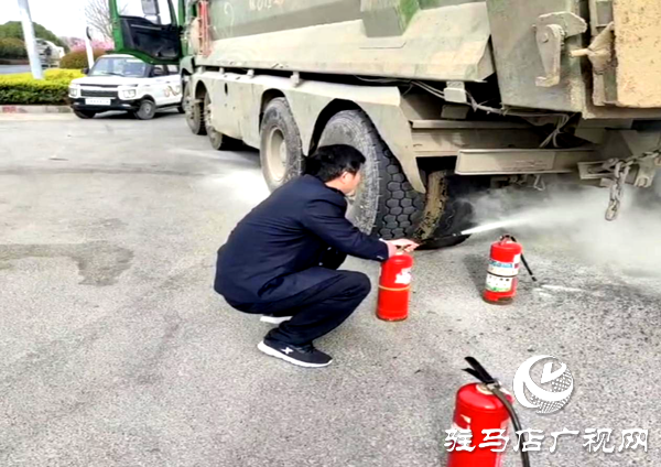 路遇货车起火，平舆两位公交驾驶员全力扑救
