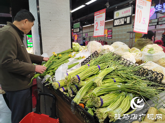 春菜上市受热捧 市民餐桌添春意