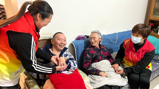 天中义工联合会：关爱独居老人 让“空巢”不“空心”