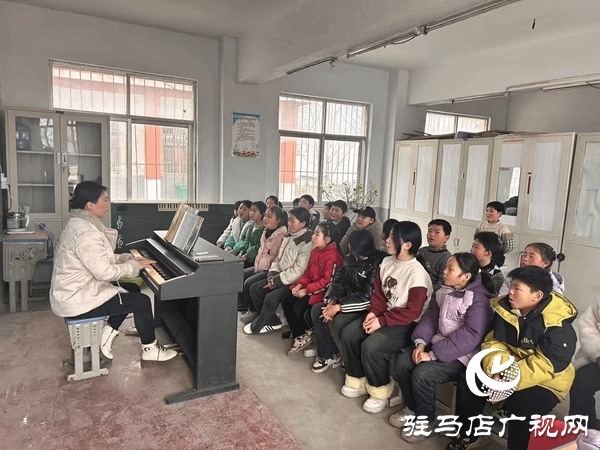 驻马店职业技术学院教师教育学院开展美育浸润下乡支教活动