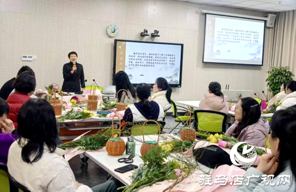 黄淮学院插花艺术协会开展中国传统插花艺术培训