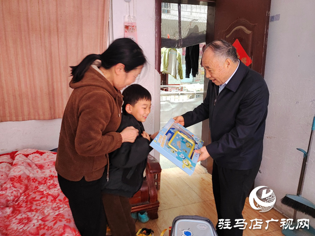 中国残联副主席张银良深入驻马店经济开发区慰问特殊儿童