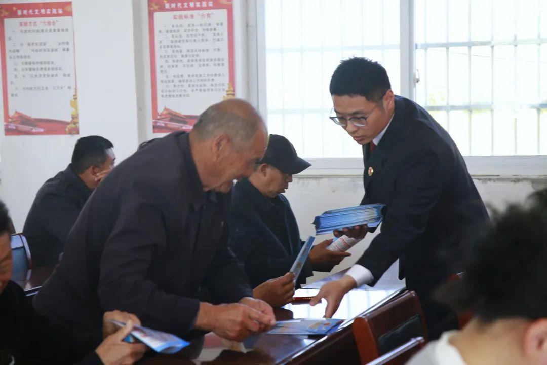 平舆县人民检察院：检村携手共奋进 清风普法润民心