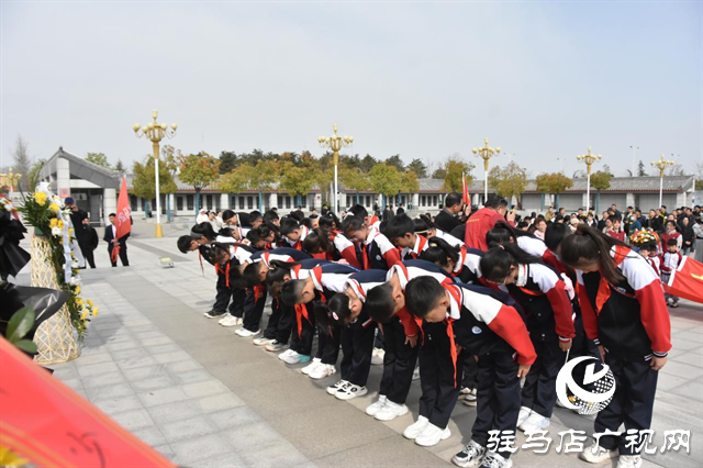  追寻红色足迹  争做时代新人—驻马店市第二十七小学开展2025年清明祭英烈主题教育实践活动