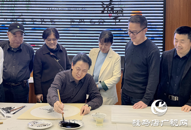 泌阳县“翰墨寄哀思”清明节书画笔会启幕