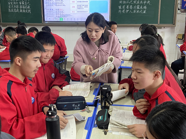 【奋斗正青春】崔苗：春风化雨育新苗 提灯引路谱新章