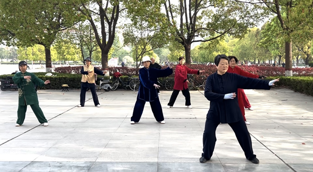 驻马店：全民健身动起来 不负春日好时光