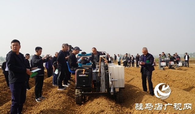 全省烟叶移栽环节农机农艺融合现场观摩交流会在泌阳县召开