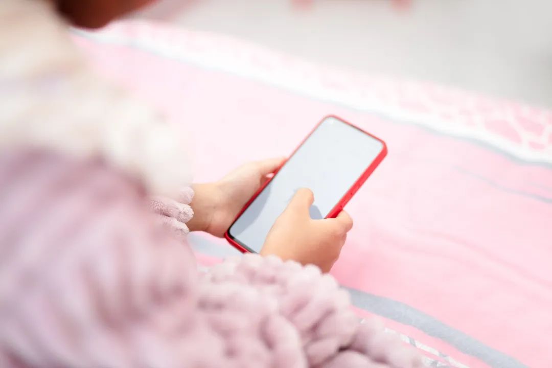 17岁少女充值打赏45万元，家长要求返还，法院判了！