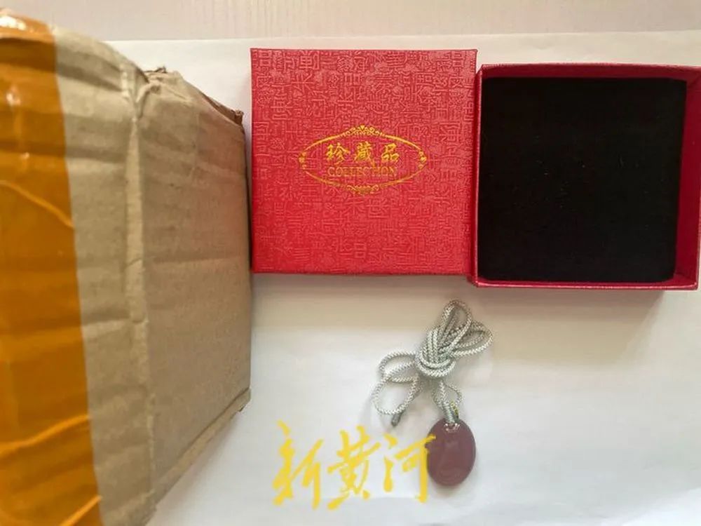 1888888元佛公吊坠只需90元可买 揭秘珠宝直播陷阱