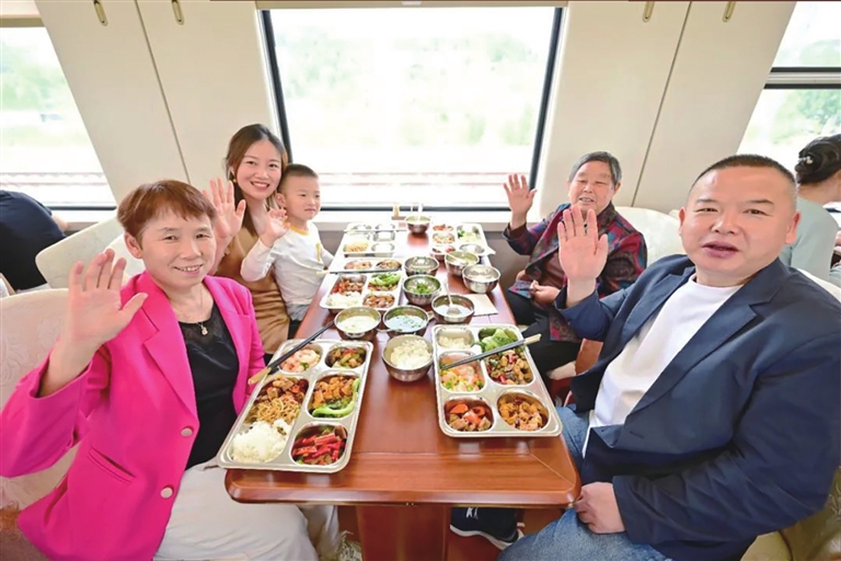 河南银发旅游列车线路上新 如何购票 来看这份攻略吧
